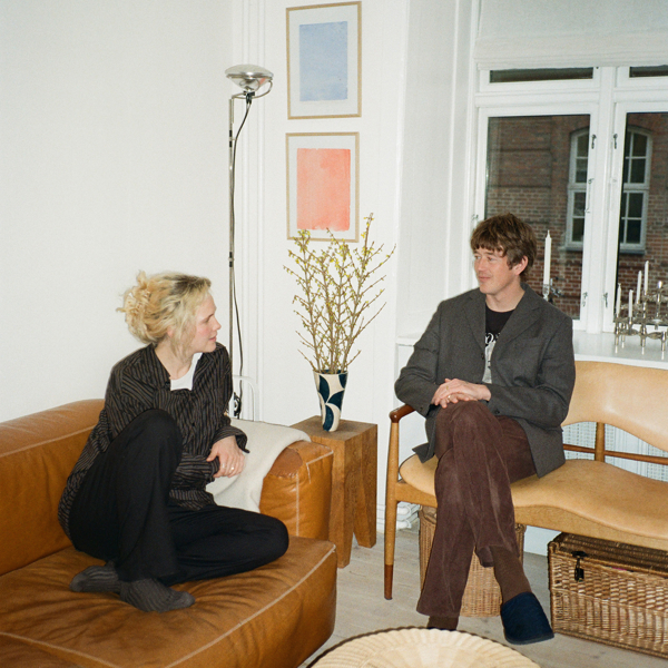 Hjem med Finn Juhl: Emma Faller & Nicolaj Thomsen
